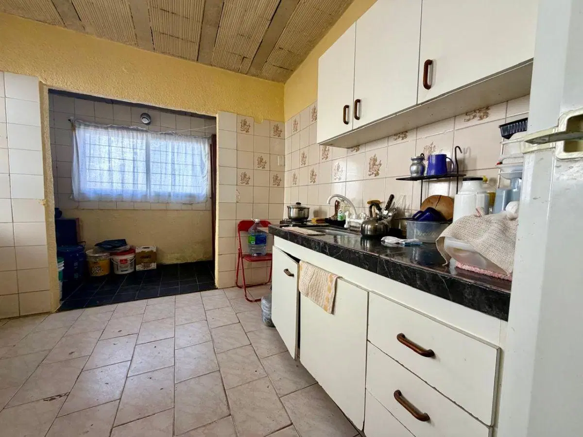 2054489878_kitchen